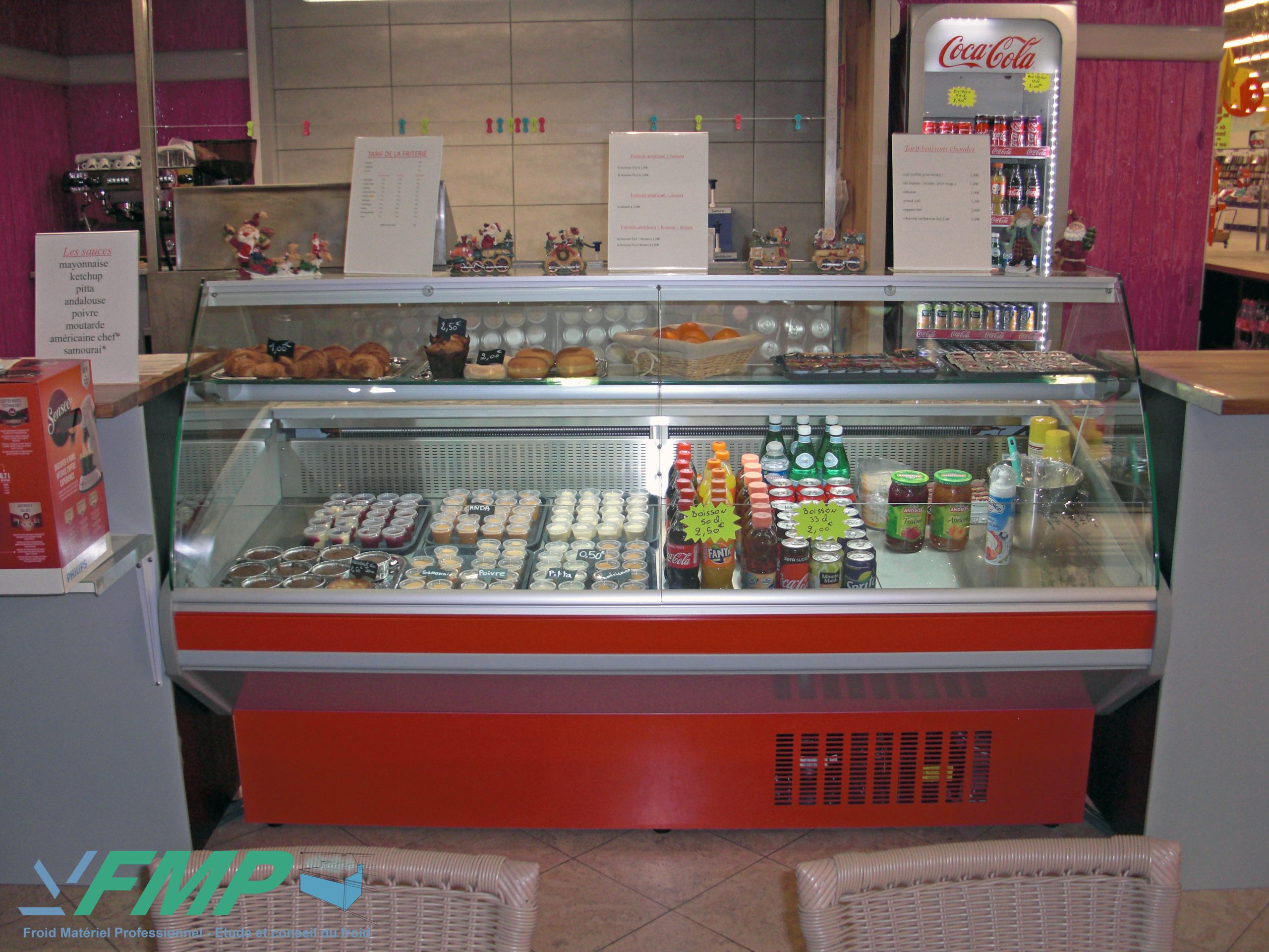 Vitrine réfrigérée concept produit snacking et boissons fraîches