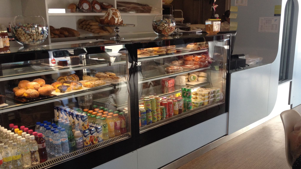 Réalisation vitrine boulangerie blanche chopin à étages