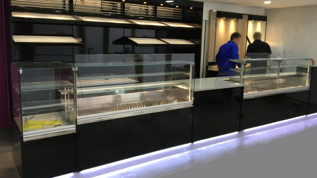 Réalisation vitrine boulangerie bellini noire lacquée